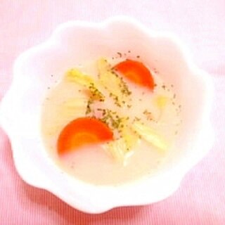 白菜と人参の豆乳スープ